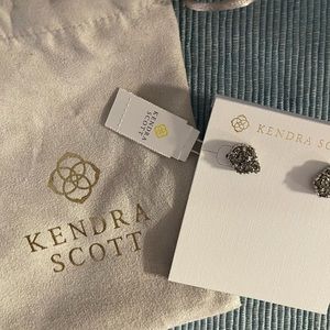 Kendra Scott studs